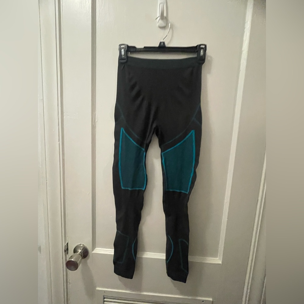 Nooyme Black and Teal Athletic Leggings